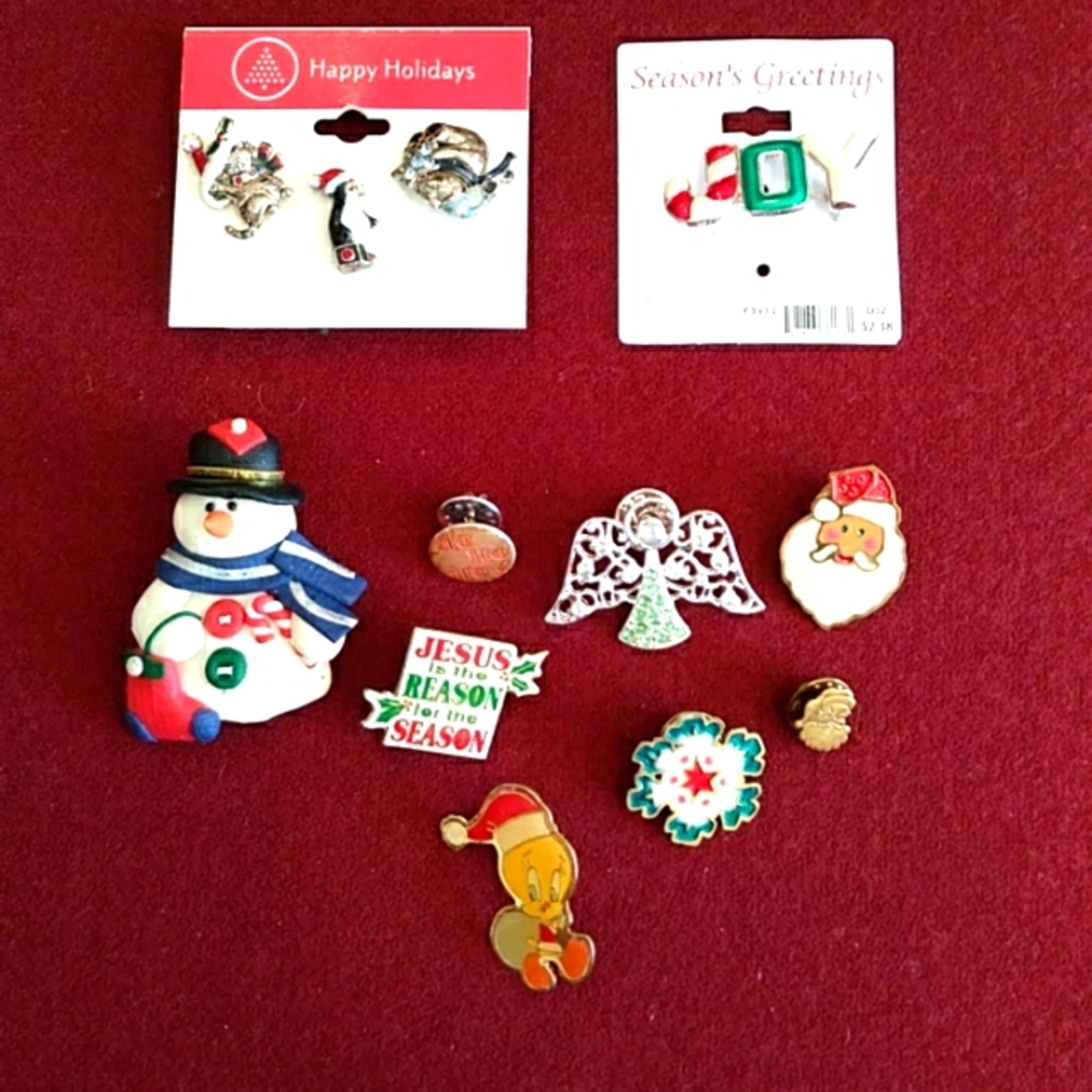 Christmas Themed Pins and Brooches lot of Twelve (12) Pieces Santa Angel Tweety